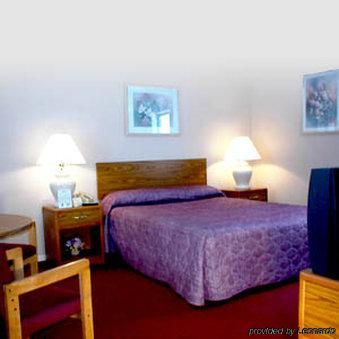 Budget Host Inn - Manistique Oda fotoğraf
